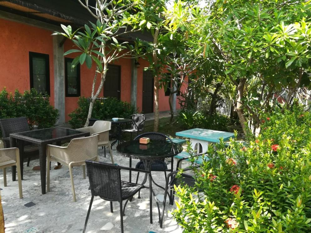2 Home Chalong Exterior photo